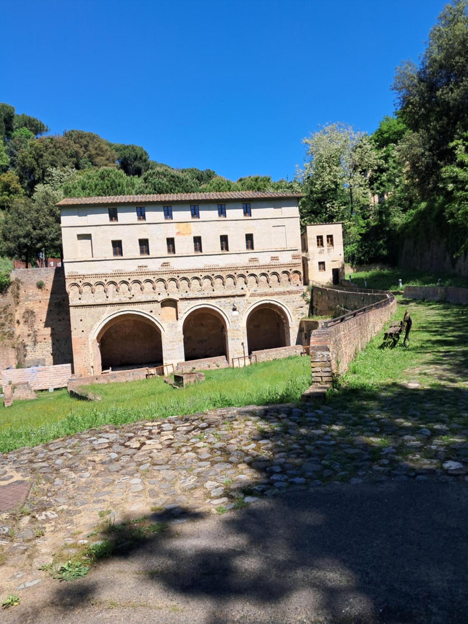 Hotel Minerva Siena Bagian luar foto