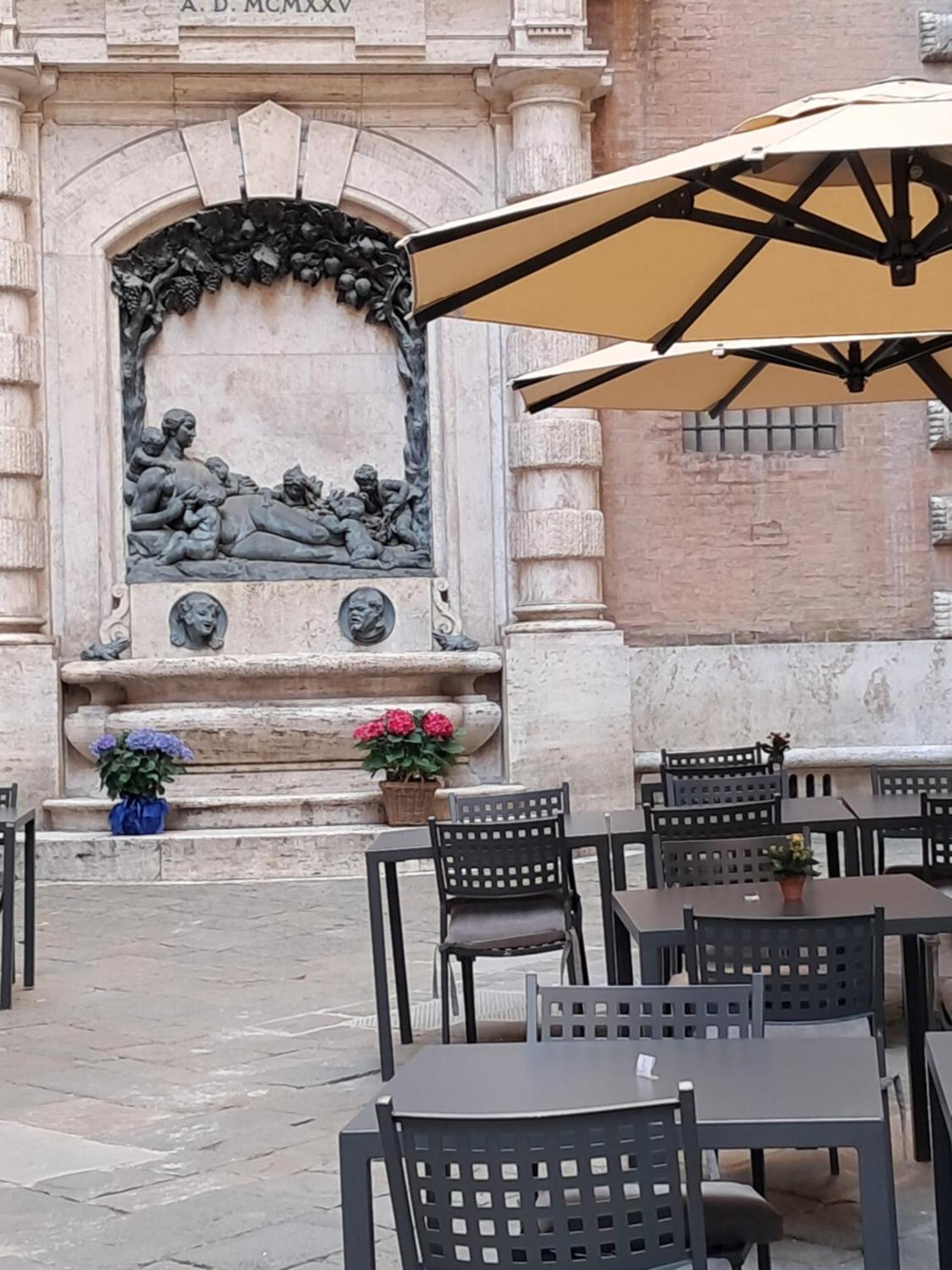 Hotel Minerva Siena Bagian luar foto